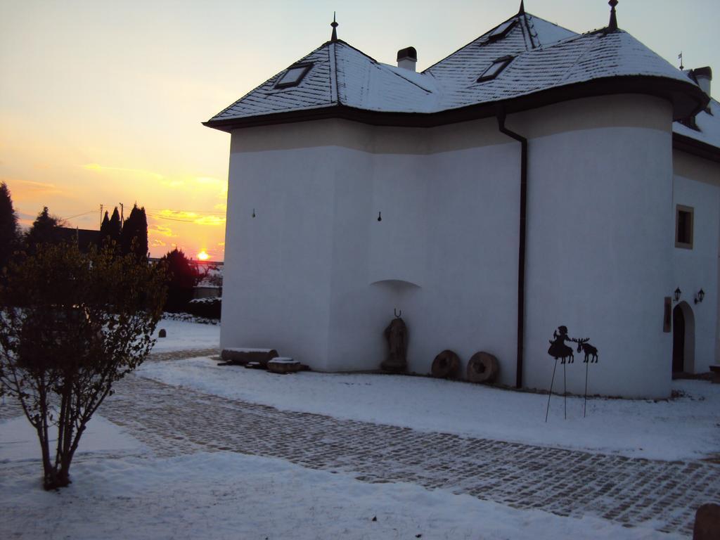 Castle Kastiel Kotesova Apartment Luaran gambar