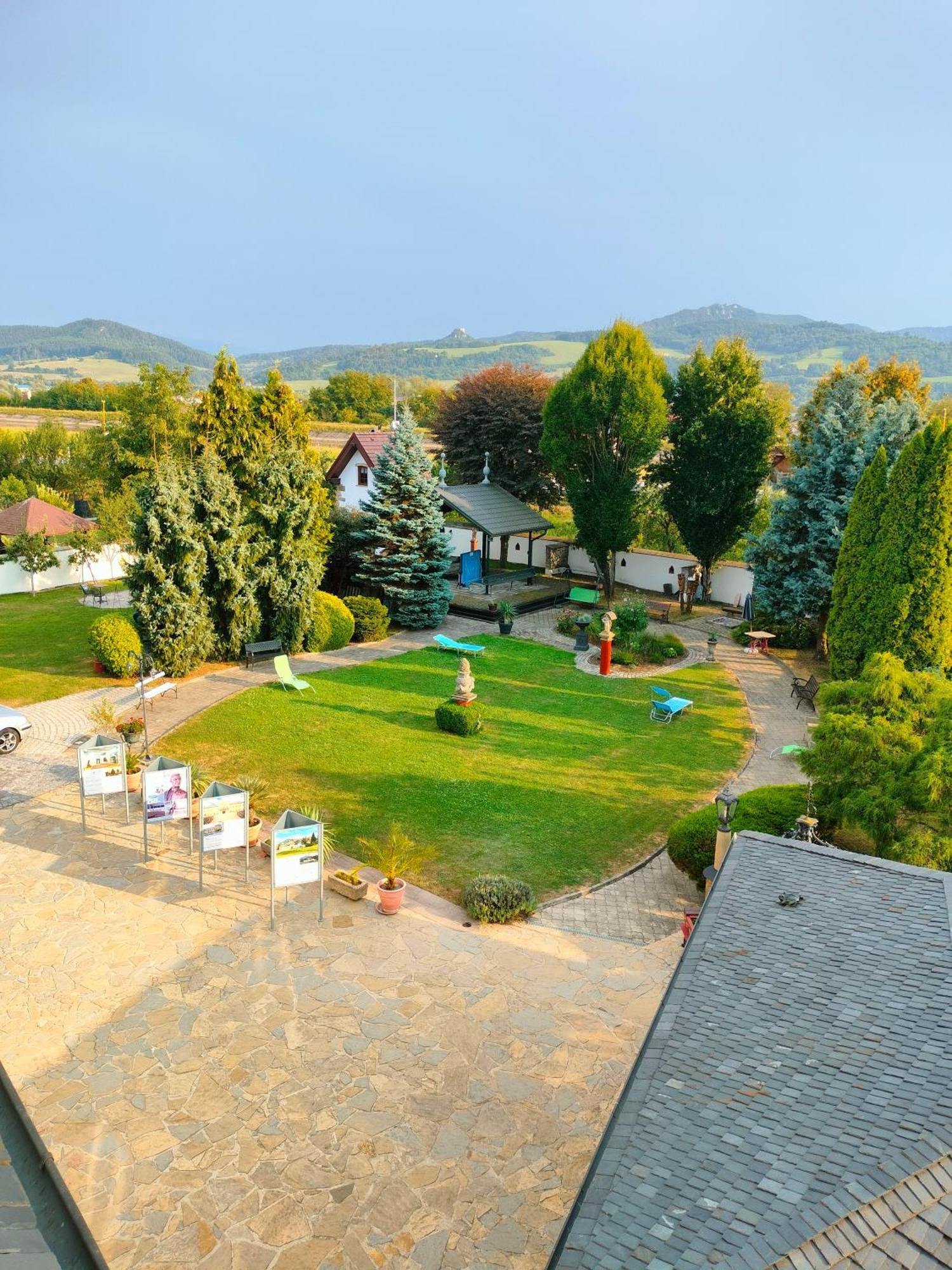 Castle Kastiel Kotesova Apartment Luaran gambar