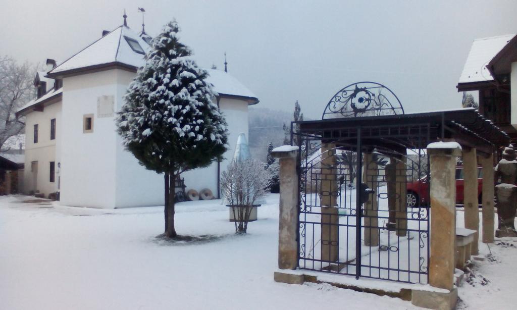 Castle Kastiel Kotesova Apartment Luaran gambar